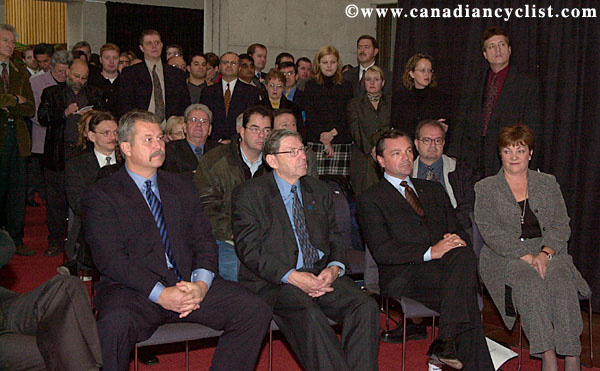 2003launch_crowd